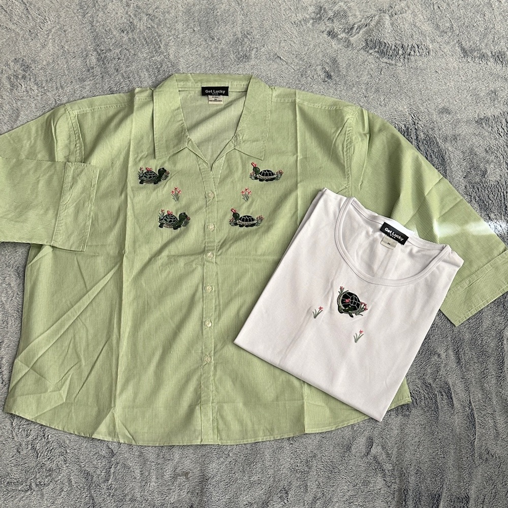 Adorable Turtle Motif Green and White Button Down Shirt and Sleeveless Top - Picture 4 of 5